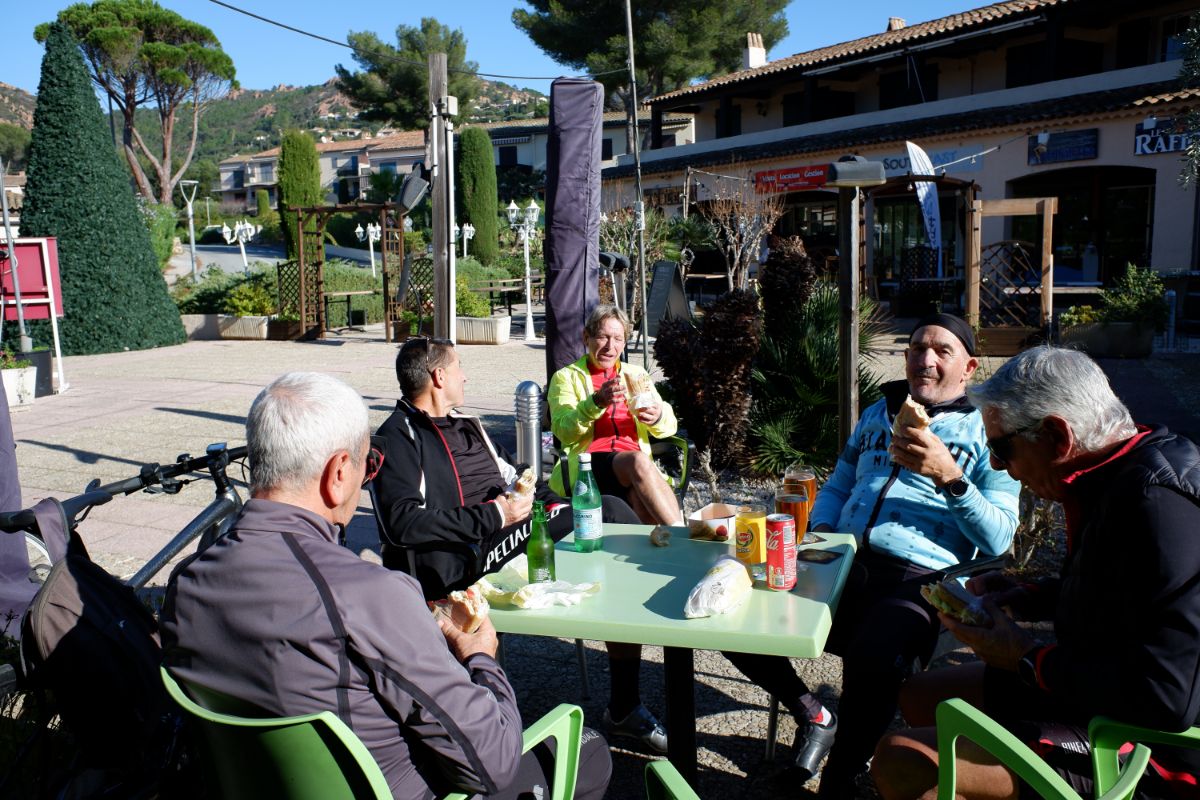 Lunch break at Agay